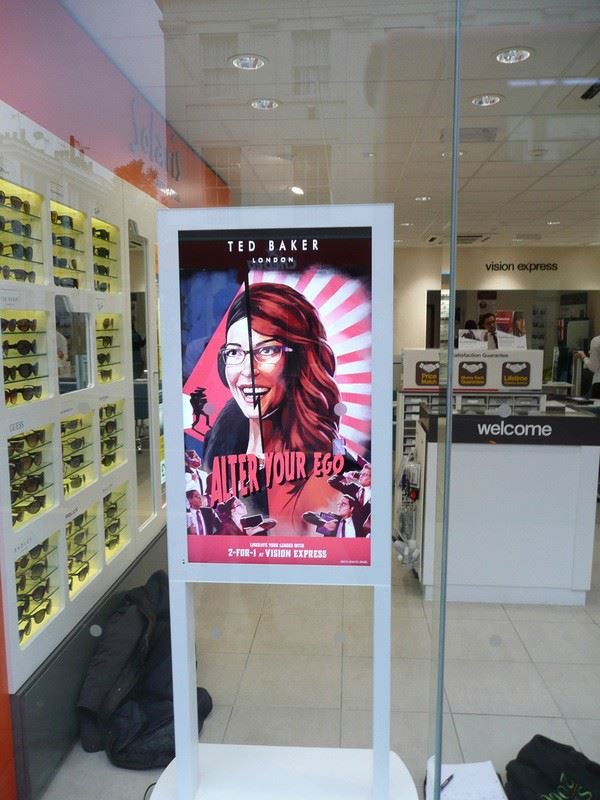 Window LCD Advertising Screen