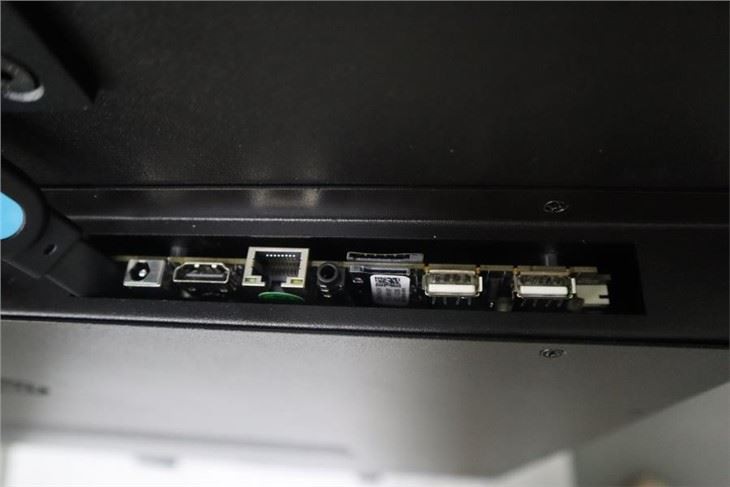 Real Estate Window LCD Display